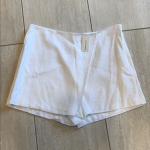 Francesca's Collections White Linen-Blend Skort Shorts